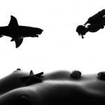 allan-teger-bodyscapes-photo-femme-nue-paysage-04-shark