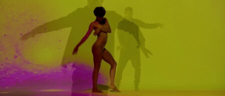 Justin Timberlake avec une danseuse nue dans le clip sexy tunnel vision