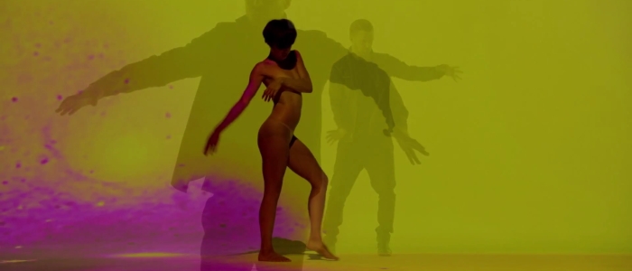 Justin Timberlake avec une danseuse nue dans le clip sexy tunnel vision