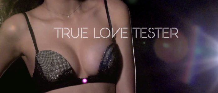 true love tester : un soutien-gorge qui se dégrafe par amour