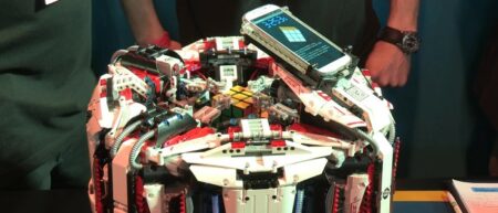 Le robot record du monde de rubik's cube en lego piloté par un galaxy s4