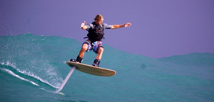 foilboard : laird hamilton sur son surf volant