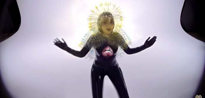 clip Lionsong Björk