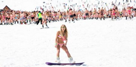 record de ski / snowboard en bikini en Sibérie Russie