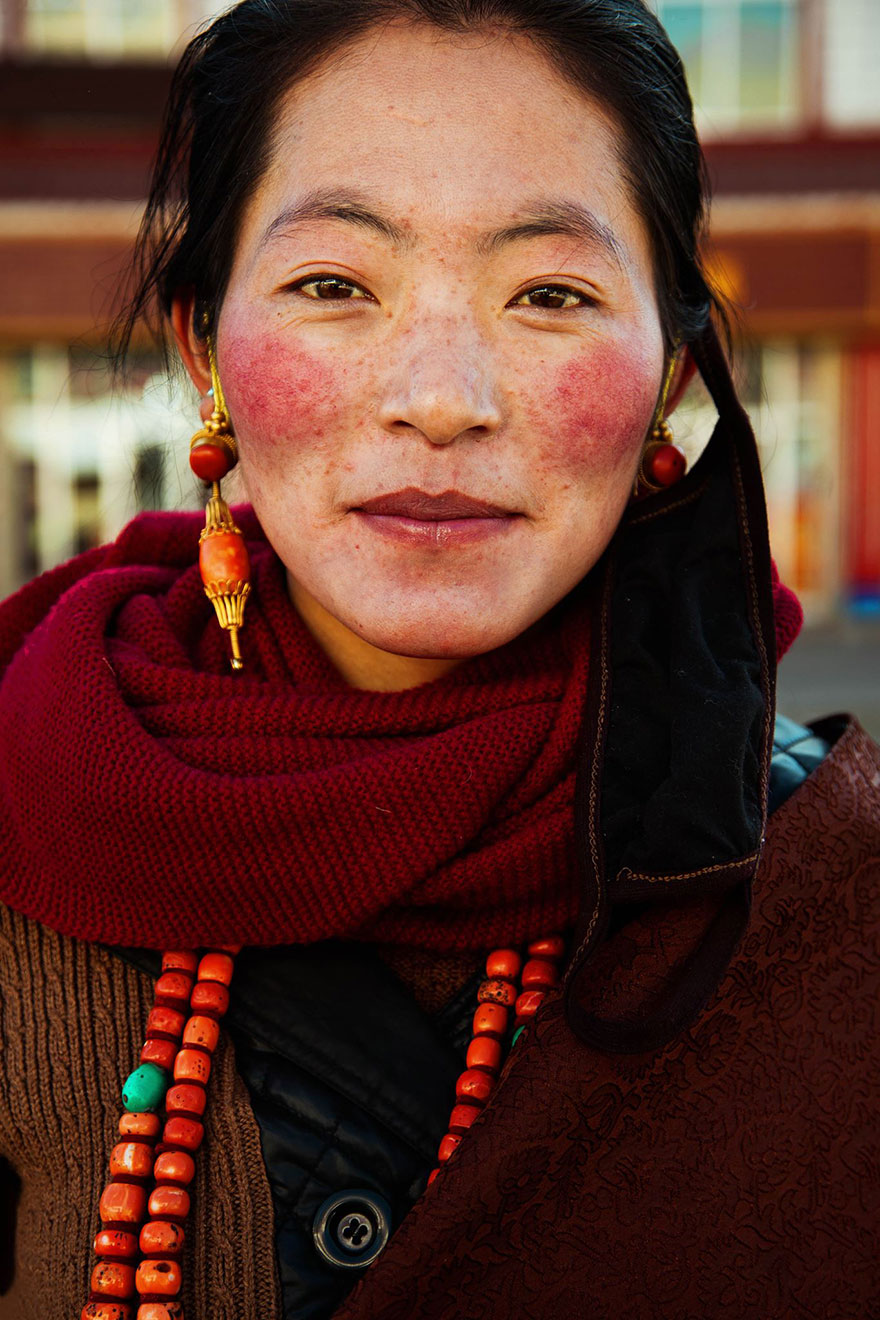 The Atlas of Beauty : femme du Tibet Chine