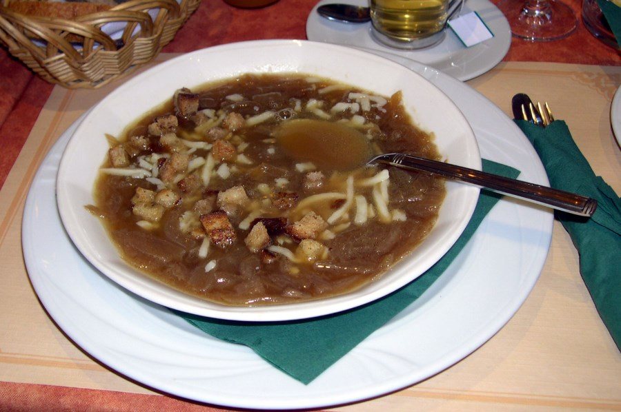 soupe à l'oignon - cuisine francaise