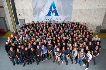 L'équipe de tournage d'Avatar 2, 3 et 4 autour de James Cameron