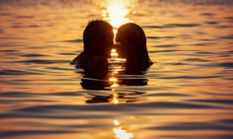 3 conseils pour faire monter la température de votre été L'été, le moment d'assouvir ses fantasmes et d'assumer sa sexualité
