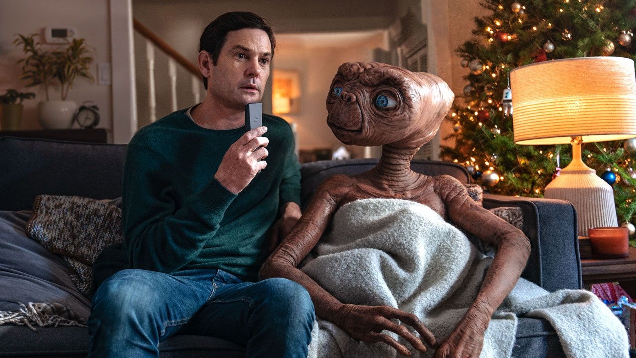pub xfinity avec E.T. l'extraterrestre et Elliott adulte