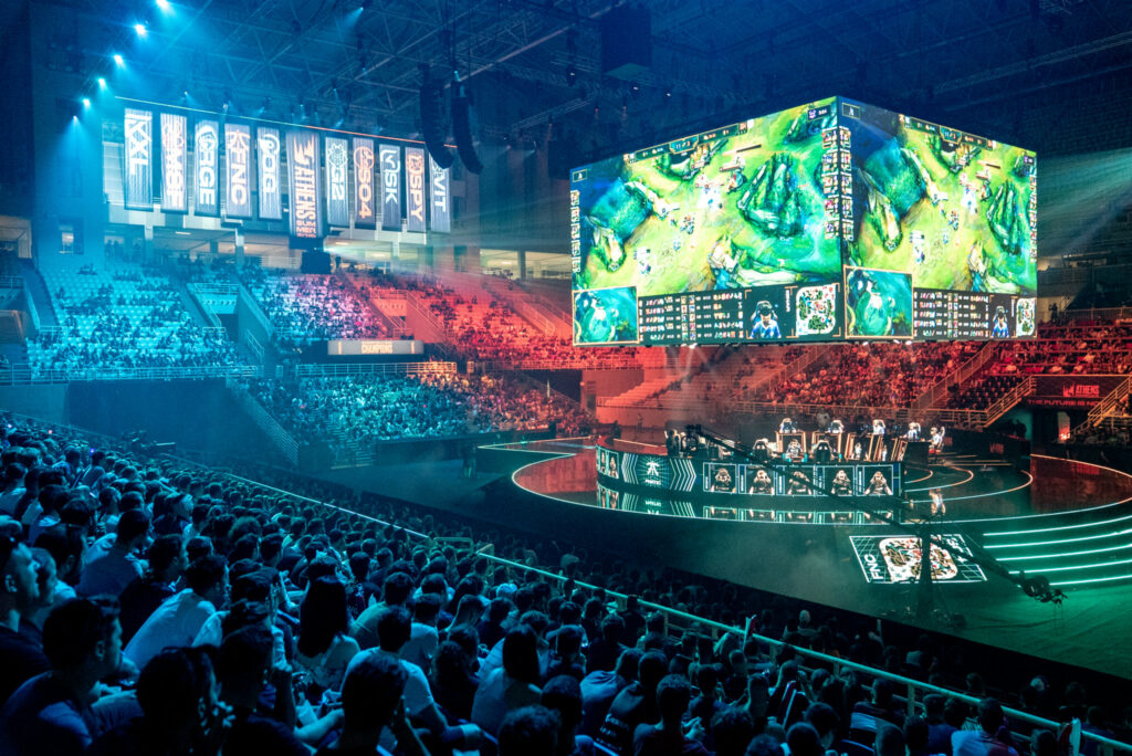 Jouer en équipe esport et prendre du niveau sur LOL league of Legends