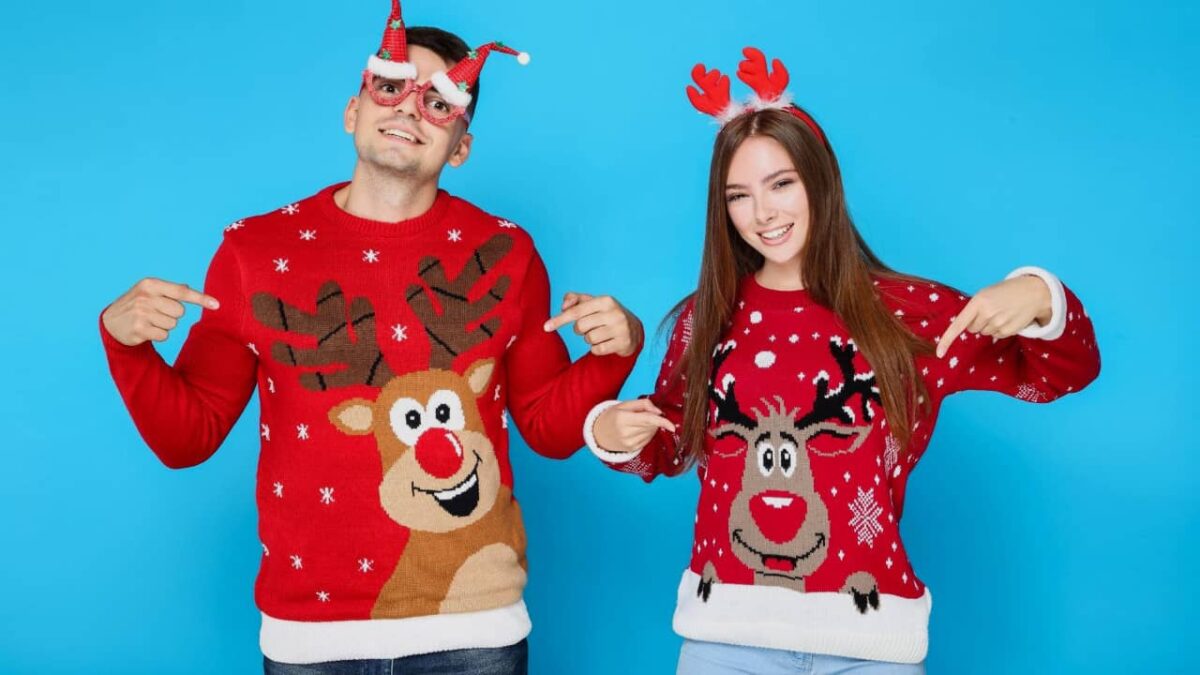 30 pulls moches de Noël 2025 pour être au top du look