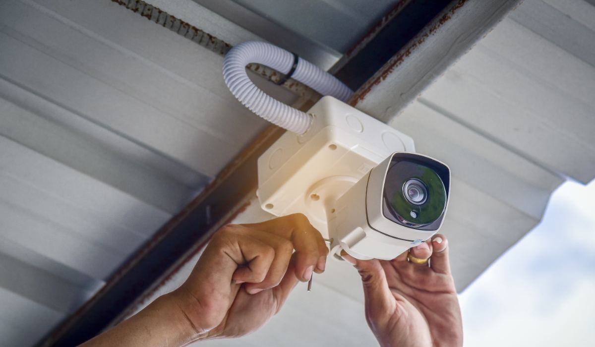 Installer une caméra de surveillance extérieure : voici le guide !
