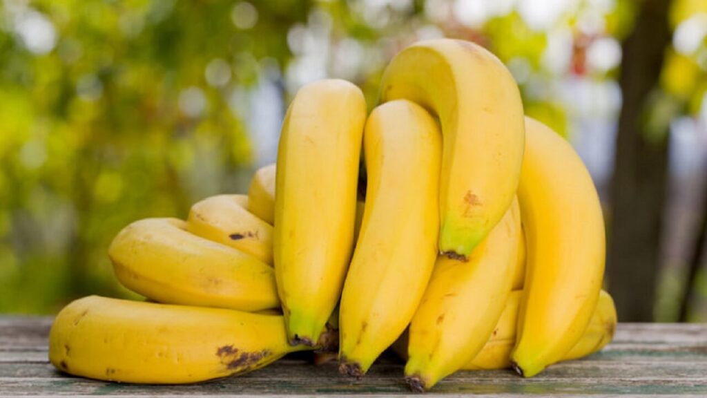 An expert reveals that bananas are radioactive