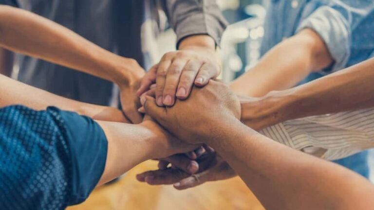 Travail : 8 conseils pour favoriser travail d'équipe et collaboration