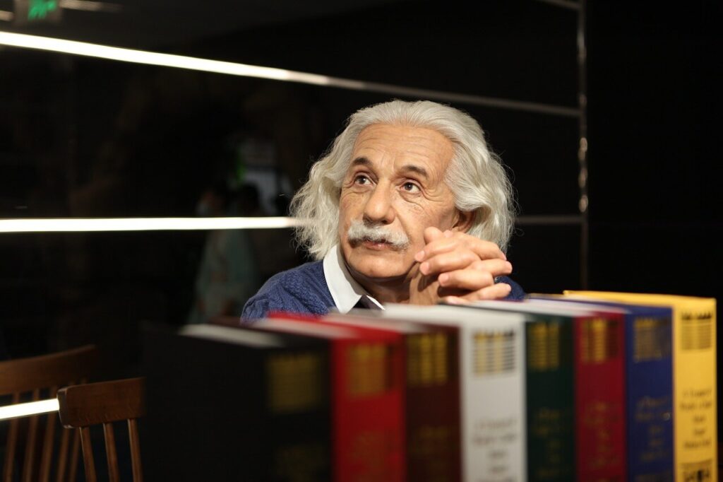 Albert Einstein considéré comme l'un des plus grands scientifiques de tous les temps.
