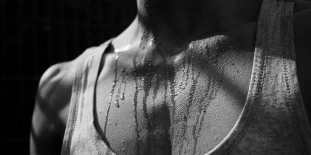 Sueurs sur les vêtements