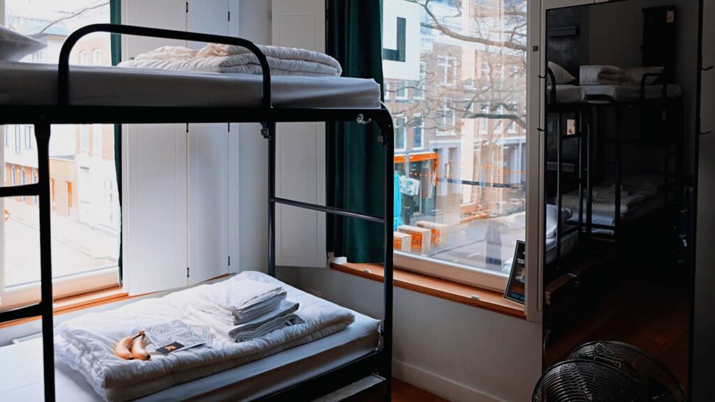 Le lit superposé pour adulte redéfinit l'espace moderne