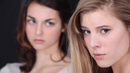 Les 5 signes qui prouvent qu’une personne est jalouse de vous Reconnaitre une personne jalouse