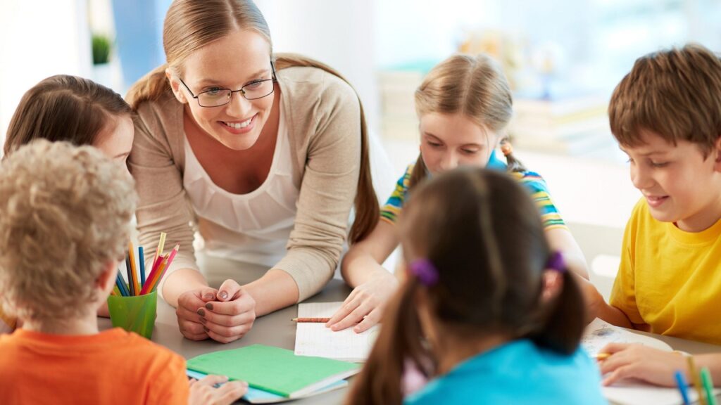 L'éducation inclusive renforce les compétences socio-émotionnelles des élèves, selon une étude