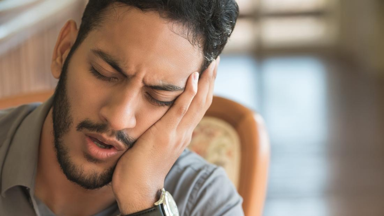 Mal de tête côté gauche : quelle signification spirituelle