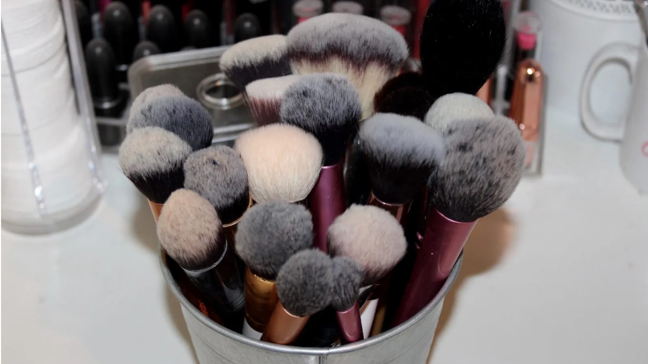 Comment nettoyer ses pinceaux de maquillage