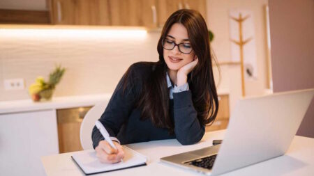 Faut-il tout quitter pour devenir freelance