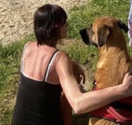 femme avec son chien