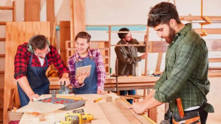 Cette initiative redonne espoir à la génération Z grâce aux métiers manuels Génération Z : les métiers manuels redonnent espoir et sens