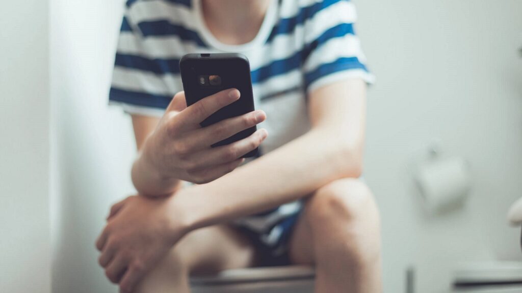 Cette mauvaise habitude aux toilettes met votre rectum en danger