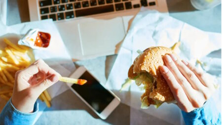 Pourquoi mange-t-on plus quand on est stressé