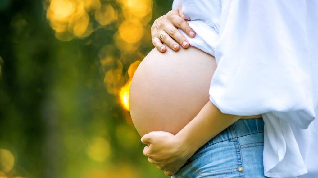 ventre femme enceinte