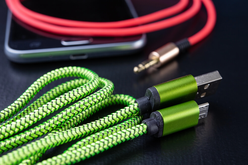 Des chargeurs et câbles inutiles  