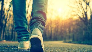 7 traits partagés par les personnes qui marchent vite