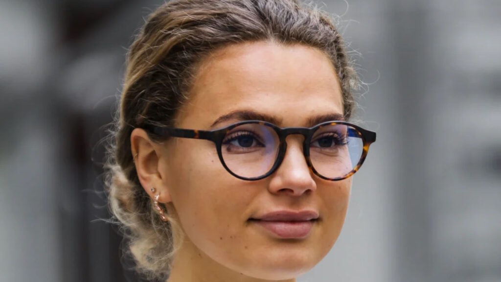 Adapter son maquillage selon le style de monture