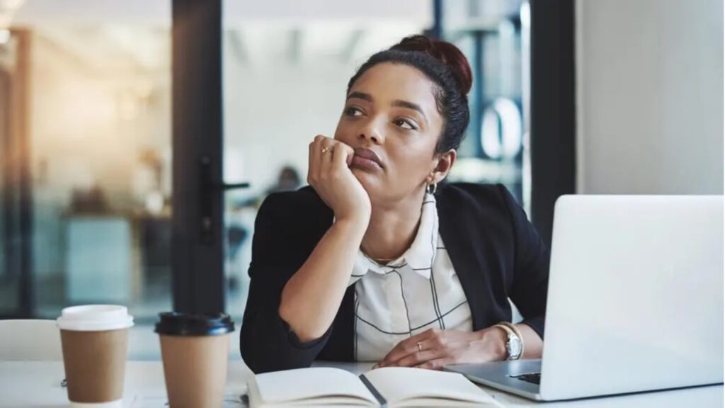 Ce que votre ennui au travail veut vraiment dire