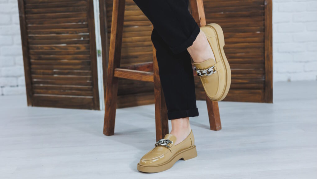 Porter des chaussures démodées ou trop confortables