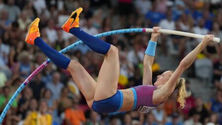 Comment la technique du saut à la perche dépend de la souplesse de l'athlète ?