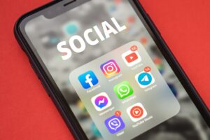 Google, OpenAI et Meta vont lancer une sorte de réseau social pour regarder et générer des vidéos avec IA