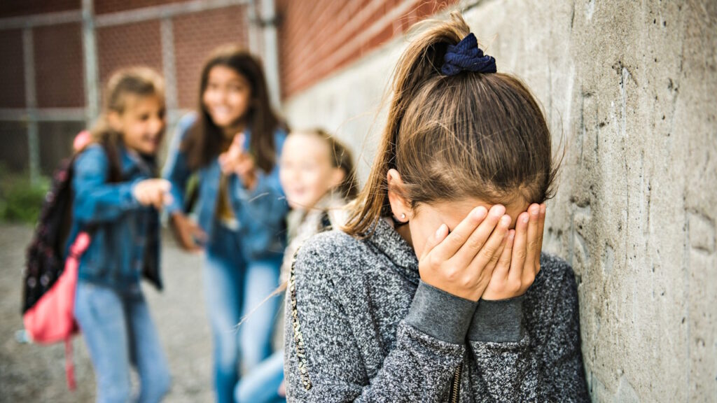 Comment venir en aide à un enfant victime de harcèlement scolaire