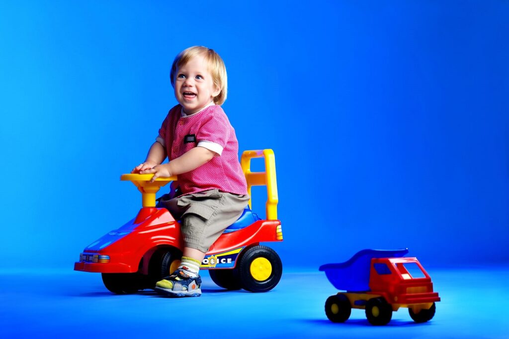 Bébé de 1 à 2 ans, jeux moteurs et d’imagination