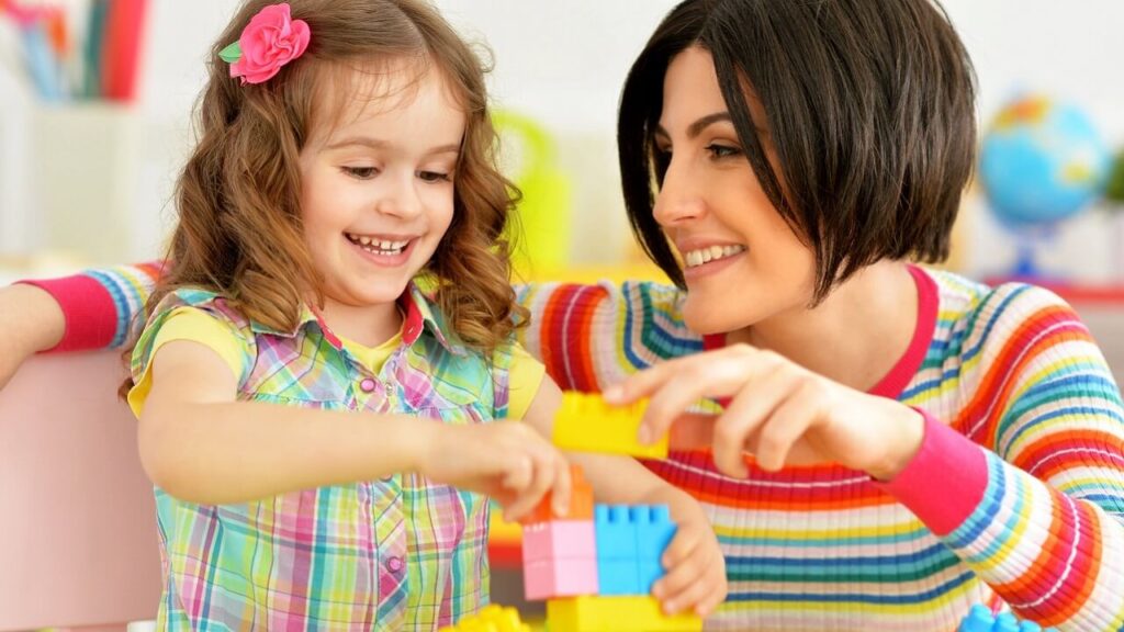 Les jeux qu’on peut faire avec son bébé selon son âge