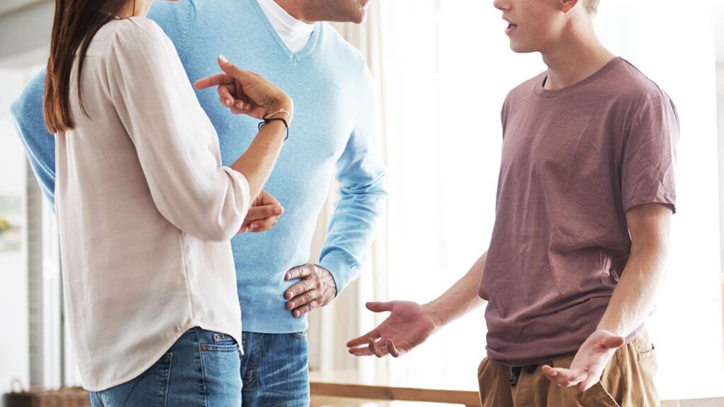 Quand la distance devient nécessaire