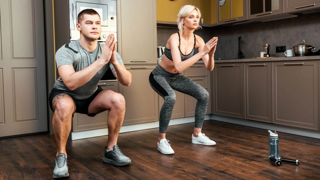 Les exercices que vous pouvez faire à la maison et qui brûlent autant que la salle