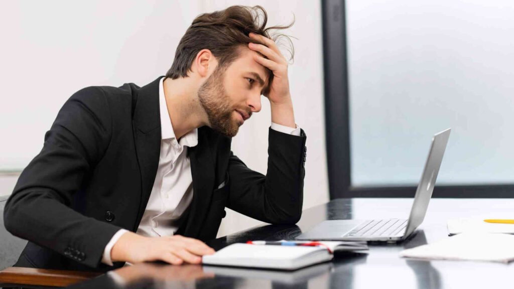 Comprendre ce qui alimente réellement la surcharge mentale