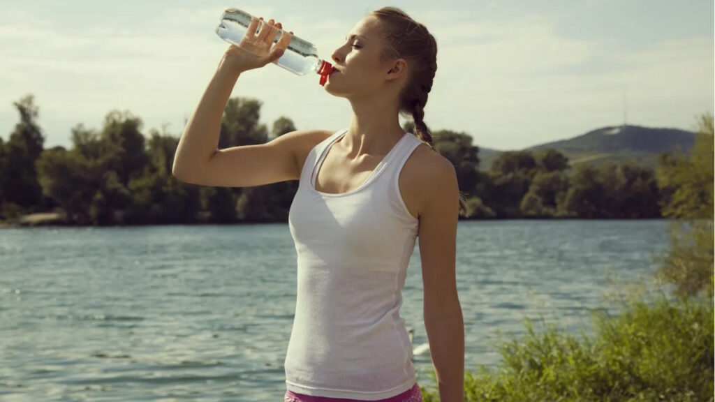 L’eau potable et les boissons transformées comme vecteurs majeurs