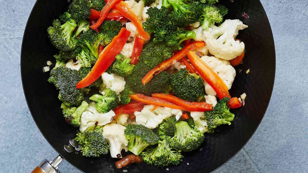 Poêlée de légumes verts au gingembre et ail