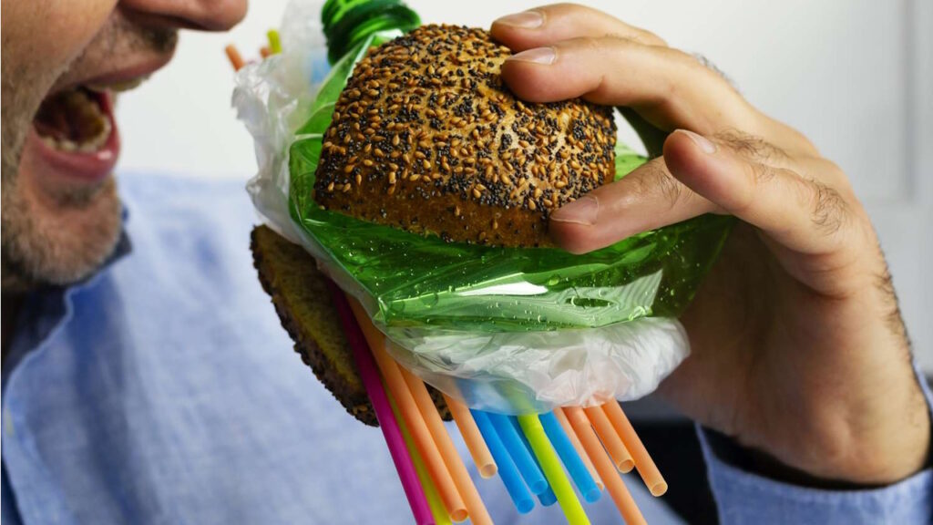 Pourquoi les microplastiques envahissent le corps humain