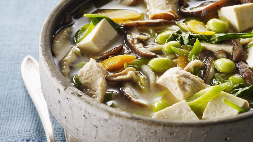 Soupe miso aux légumes et tofu