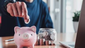 Comment économiser sans se priver : les bons réflexes pour acheter plus malin