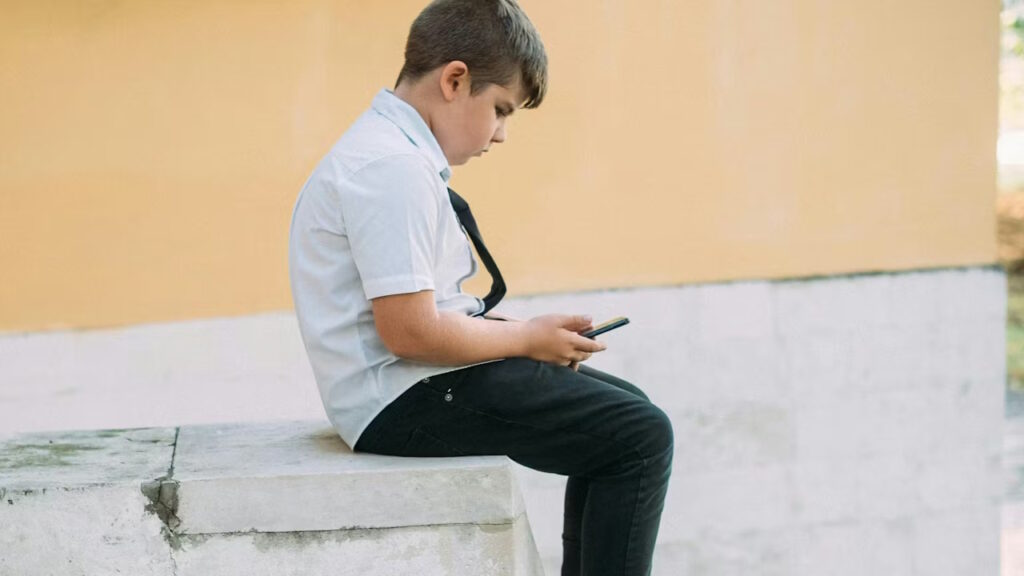 Les adolescents, un public particulièrement exposé